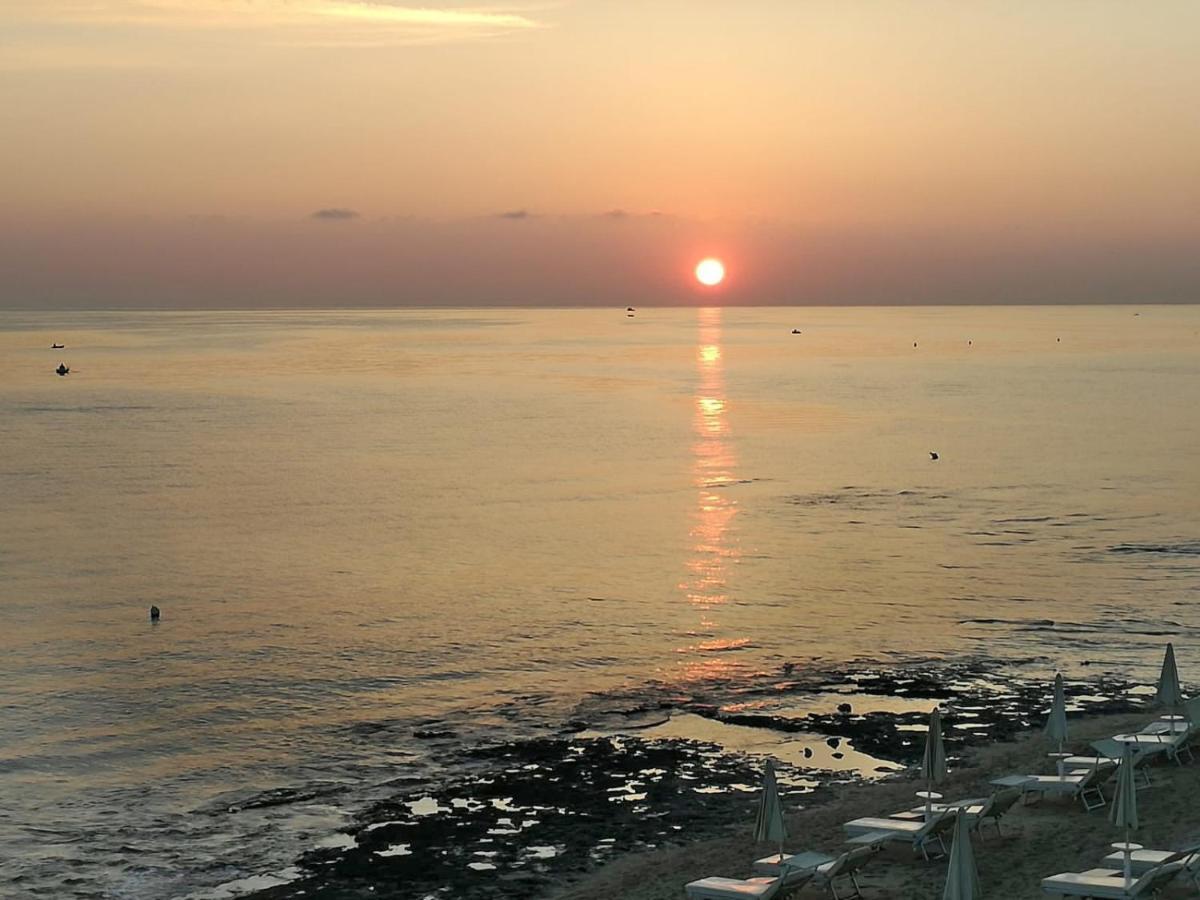 Apartmán Dimora Grazia In Riva Al Mare Monopoli Exteriér fotografie